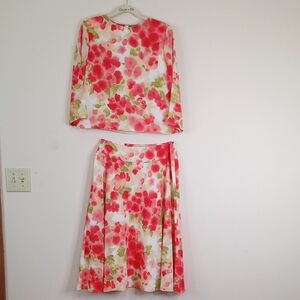 Ildo Marshall Red and Green Floral Skirt Set